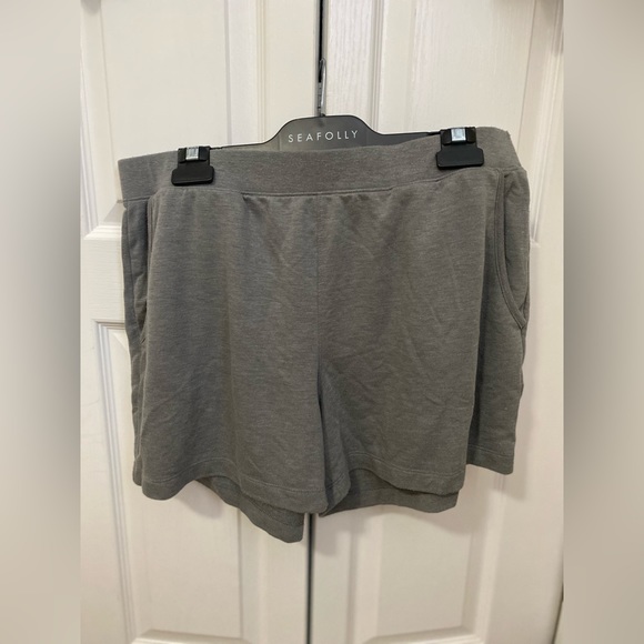 Banana Republic Lounge Set - Picture 3 of 6